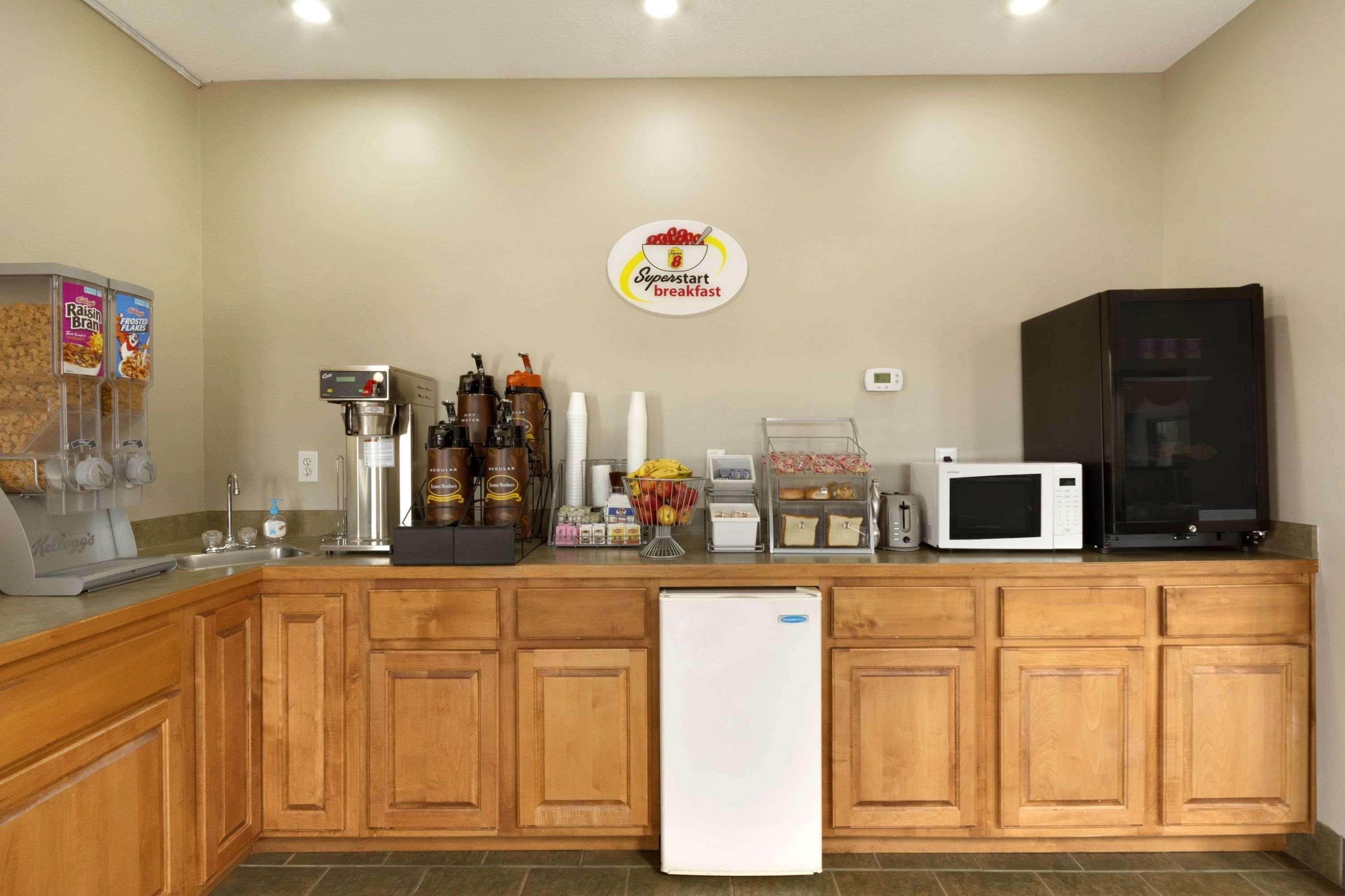 ซูเปอร์ 8 บาย วินด์แฮม แชทเวิร์ธ/ตัลตัน Motel Chatsworth ภายนอก รูปภาพ